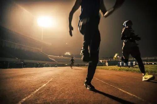 不仅让人们 不仅让人们