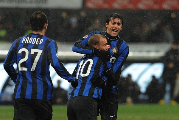 对年轻前锋 对年轻前锋