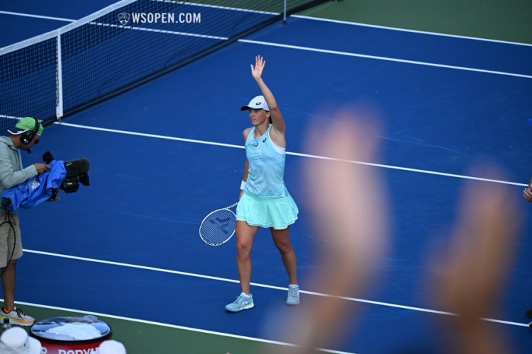 更是一种对 更是一种对