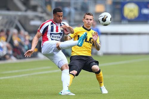 装形象出现 装形象出现